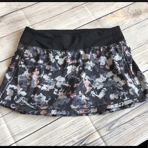 Lululemon Skirt Play Off The Pleats. Sz 6